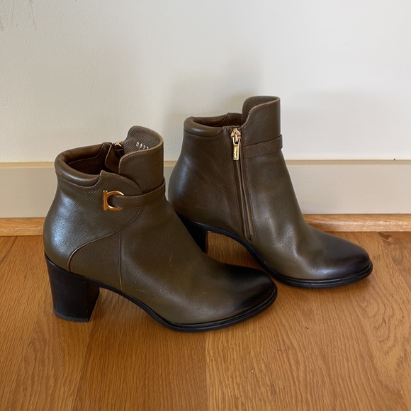 SALVATORE FERRAGAMO Florian Green Ombré Block-Heel Booties Gancini Logo Size 7 - Picture 4 of 12